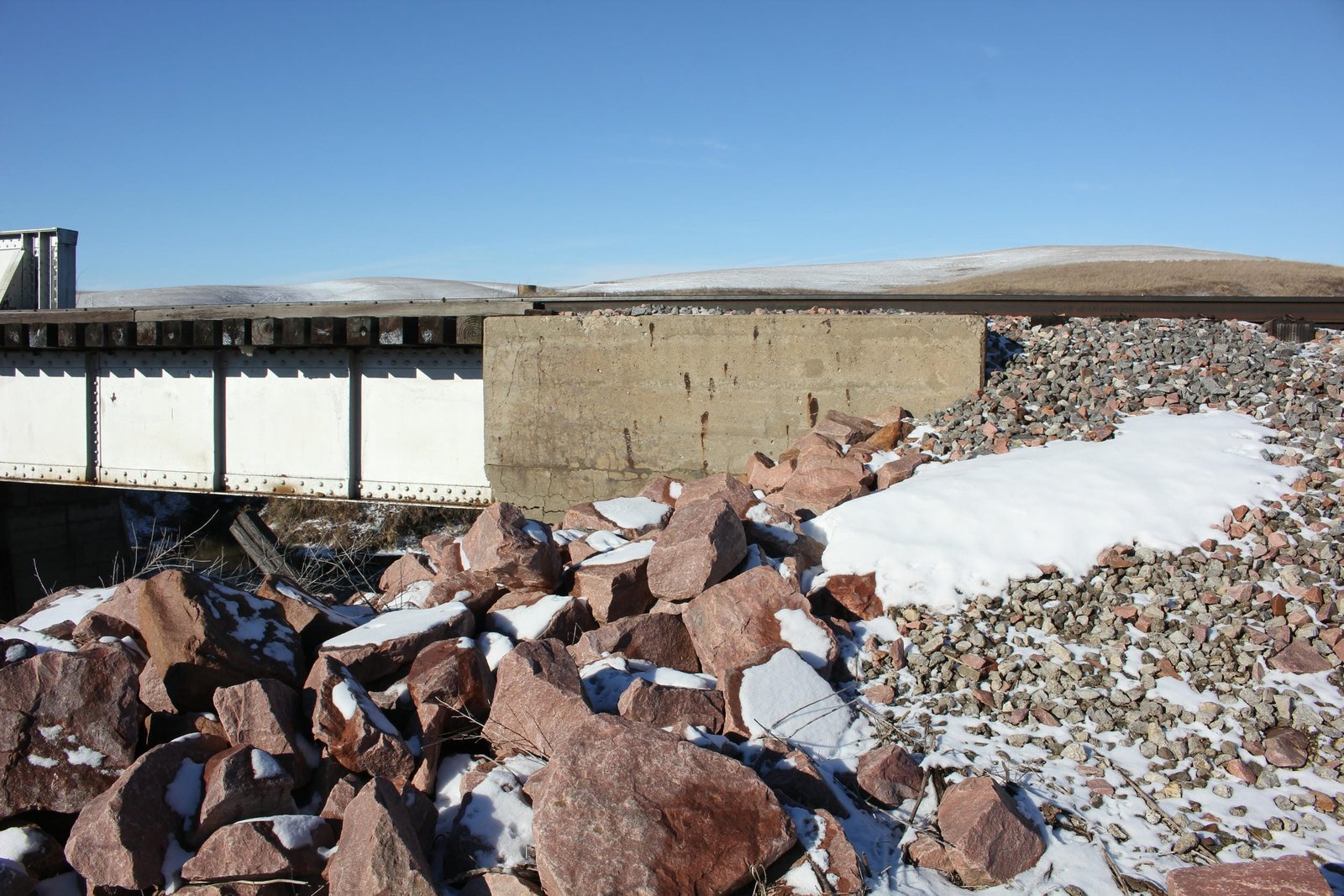 North abutment